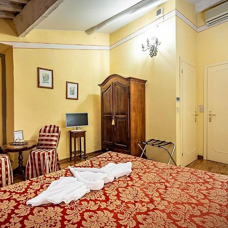 Antica Dimora Patrizia Hotel Montecarlo Exterior photo